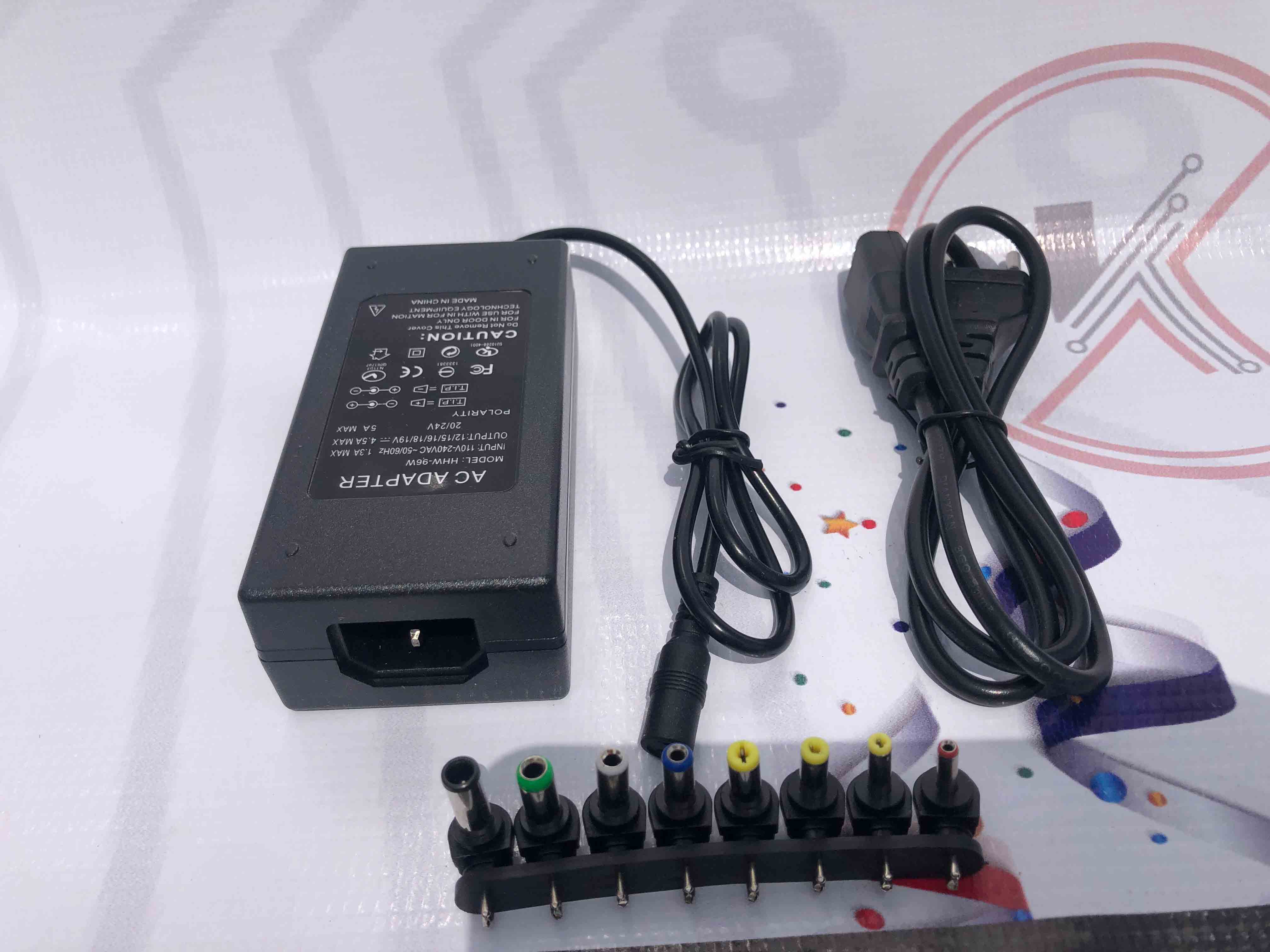 DC 12V/15V/16V/18V/19V/20V/24V 4A 5A 96W 100W AC Power Adapter